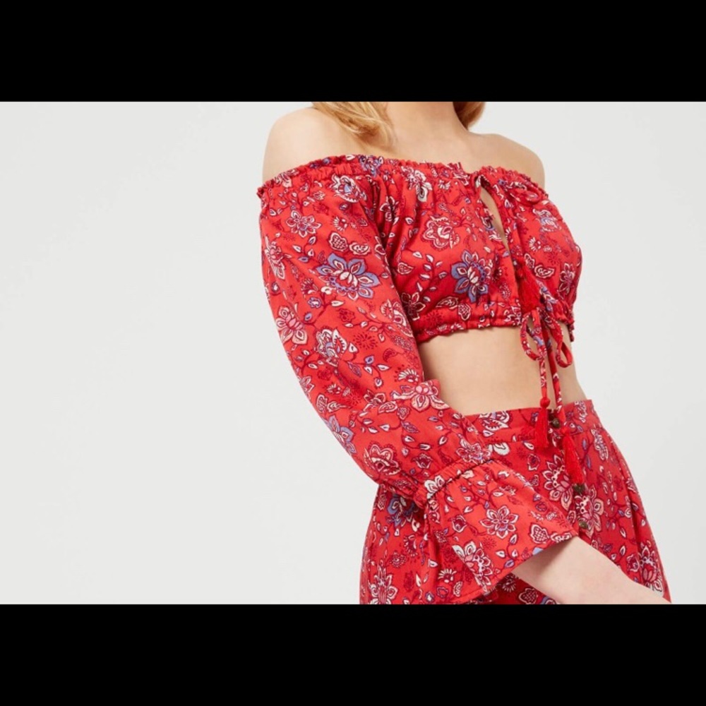 MinkPink Lucia Off The Shoulder Top